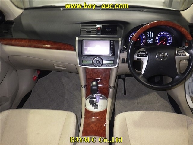 TOYOTA PREMIO