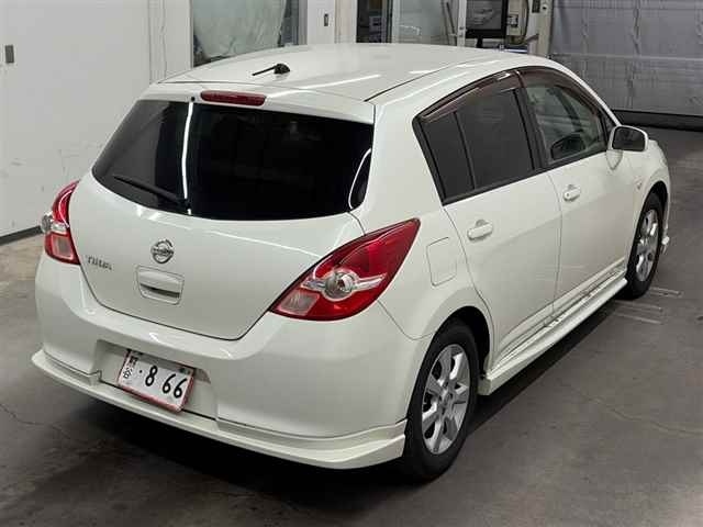 NISSAN TIIDA