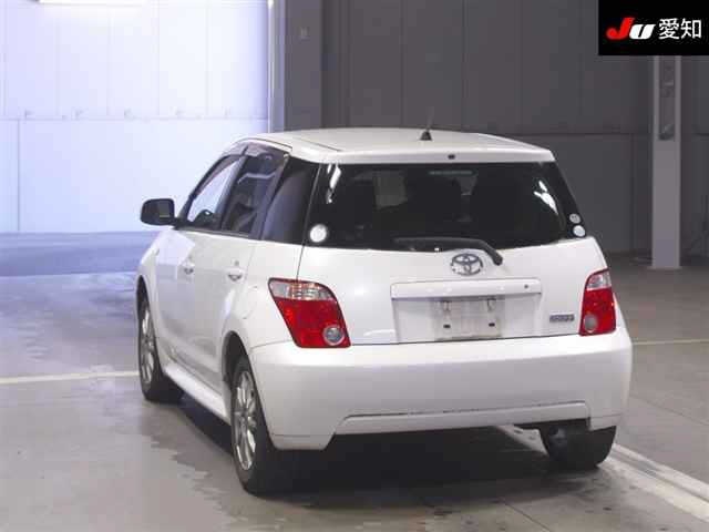 TOYOTA IST