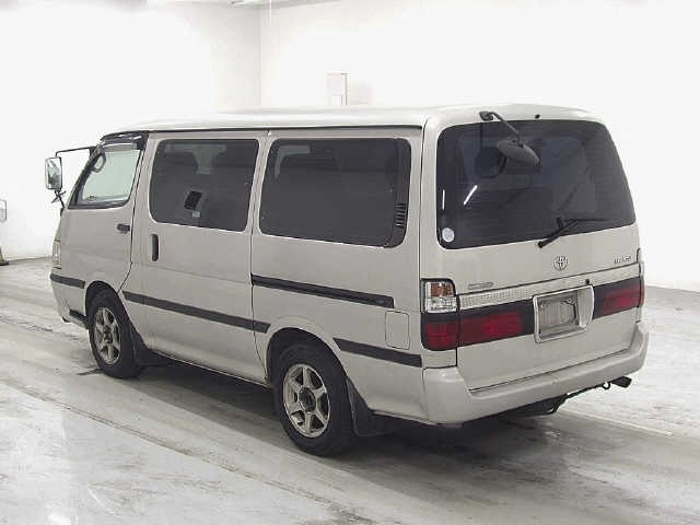 TOYOTA HIACE