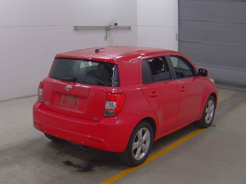 TOYOTA IST