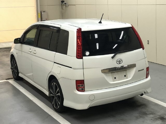 TOYOTA ISIS