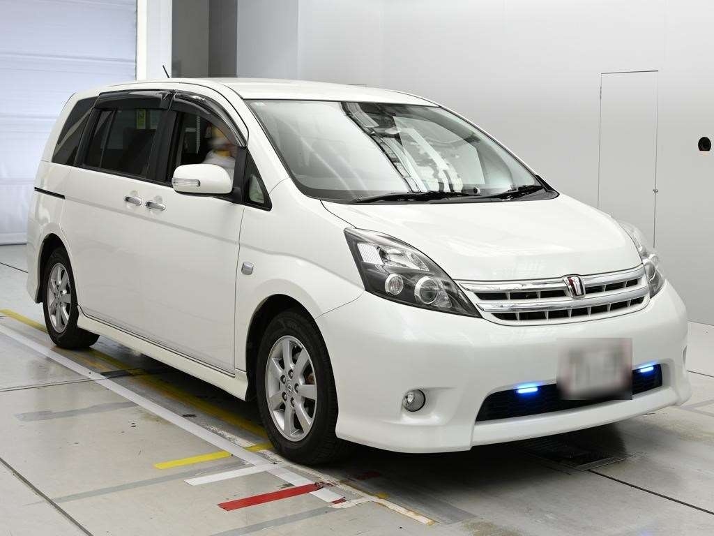 TOYOTA ISIS