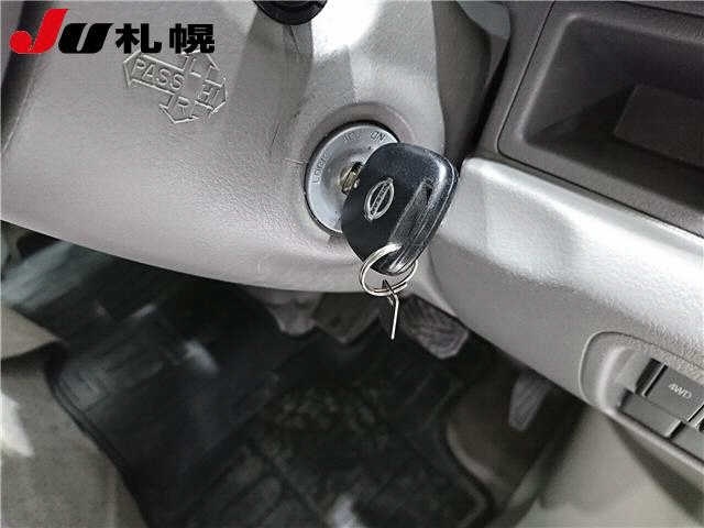 NISSAN NV100 CLIPPER