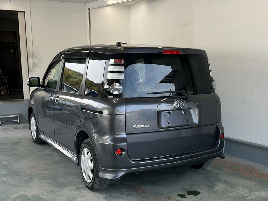 TOYOTA SIENTA