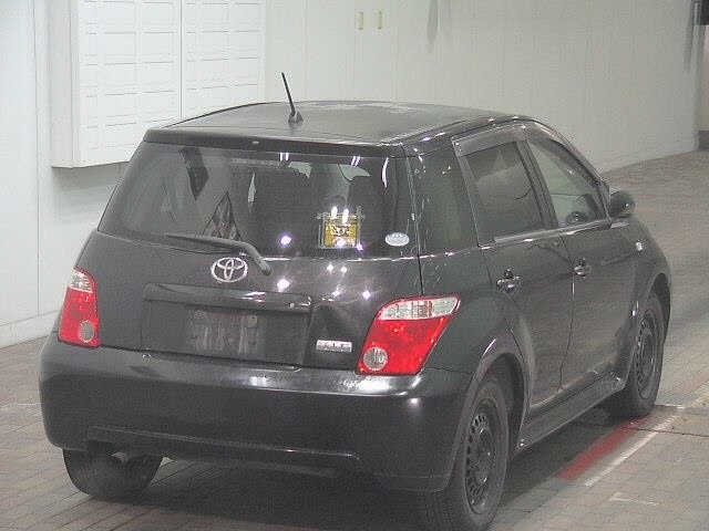 TOYOTA IST