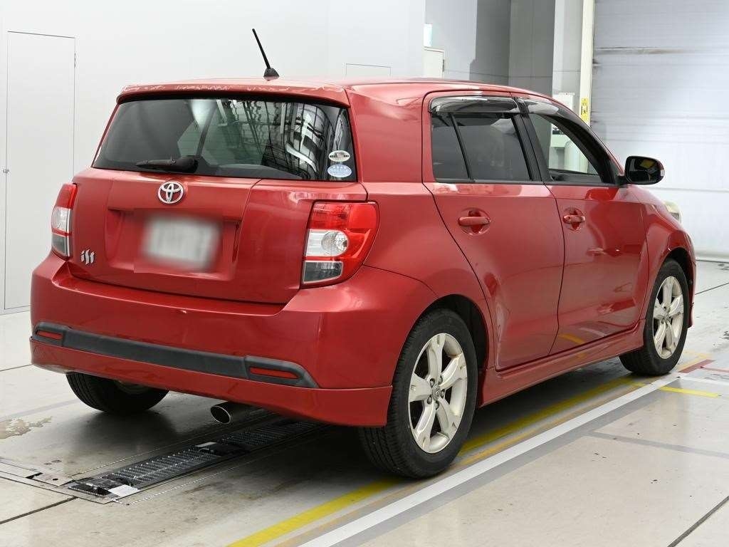 TOYOTA IST