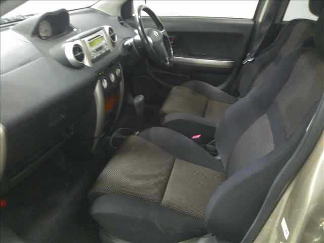 TOYOTA IST