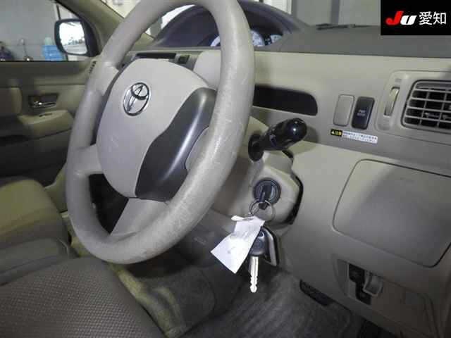 TOYOTA RAUM
