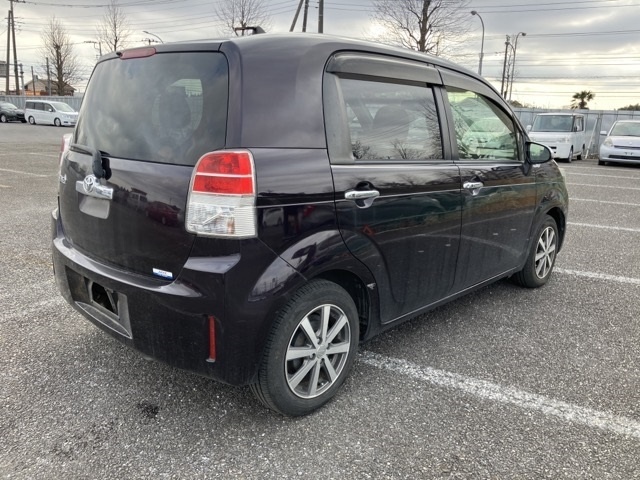 TOYOTA SPADE