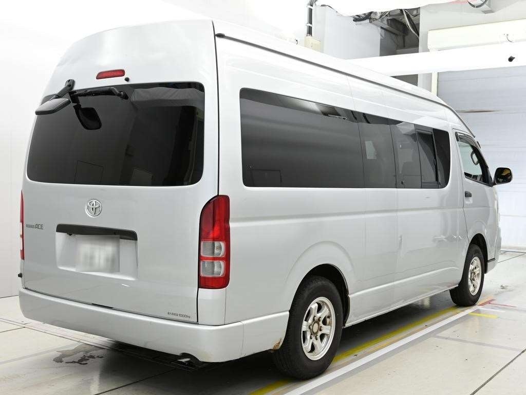 TOYOTA REGIUS ACE
