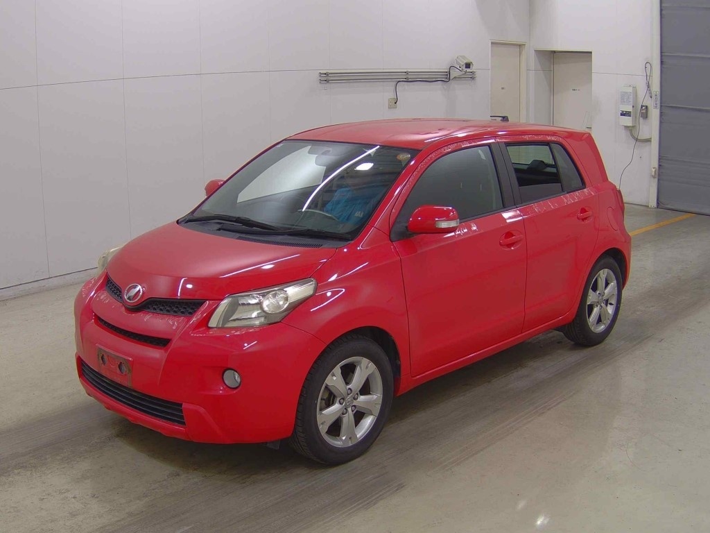 TOYOTA IST