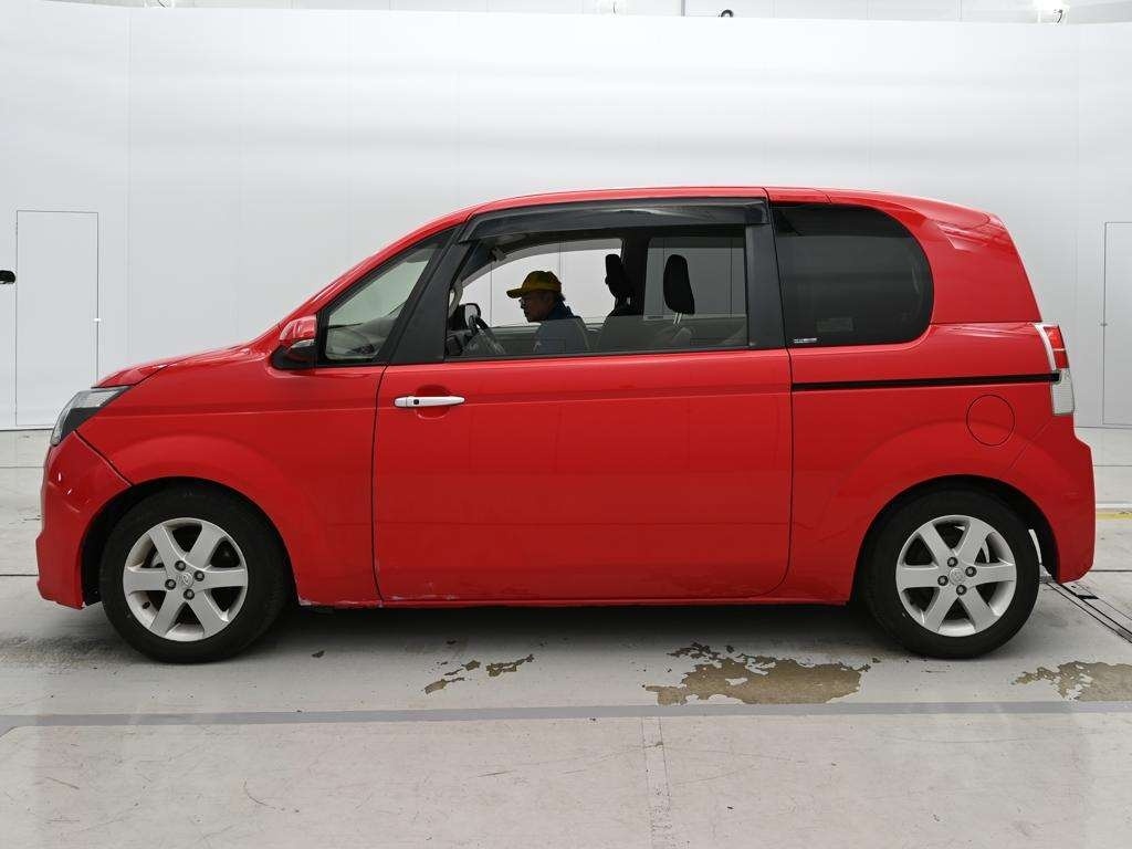 TOYOTA SPADE