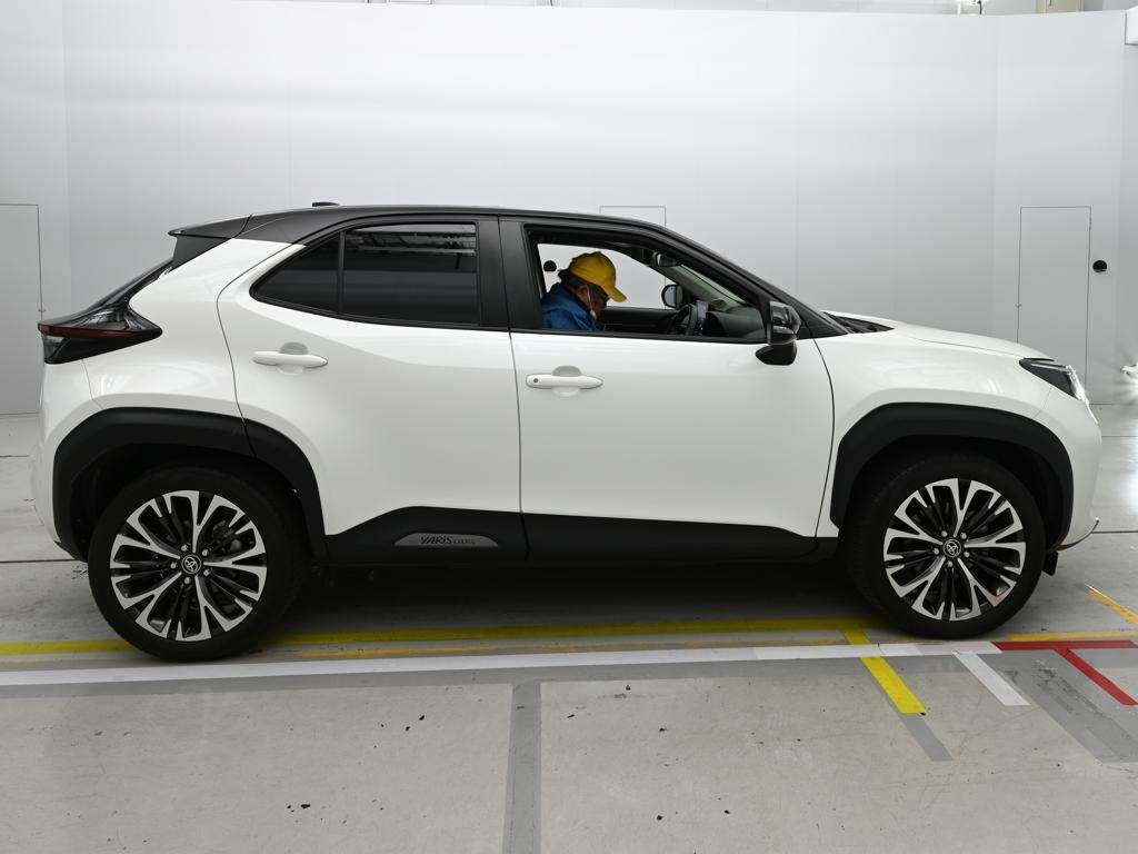 TOYOTA YARIS CROSS
