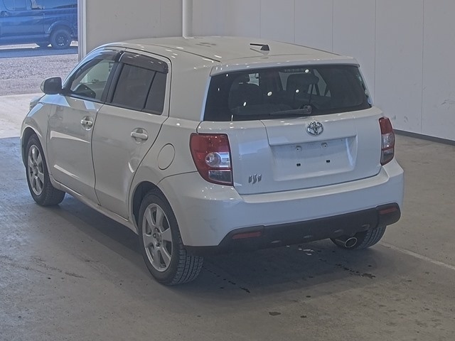TOYOTA IST
