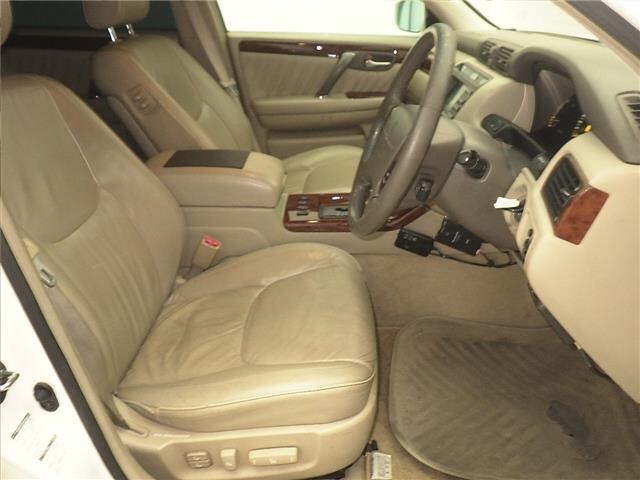 TOYOTA CROWN MAJESTA