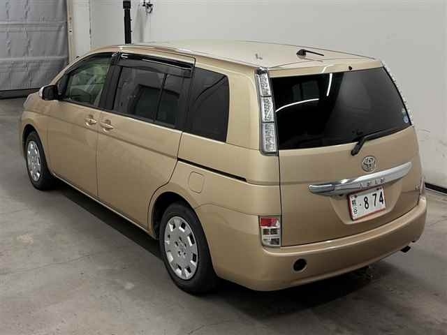 TOYOTA ISIS