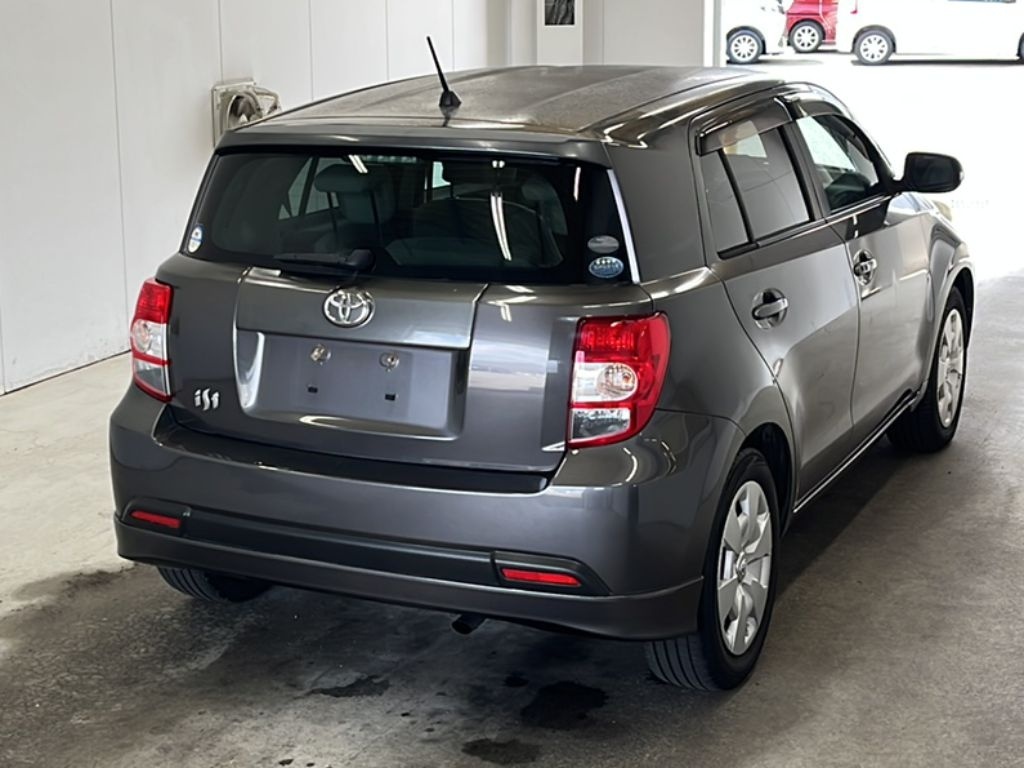 TOYOTA IST