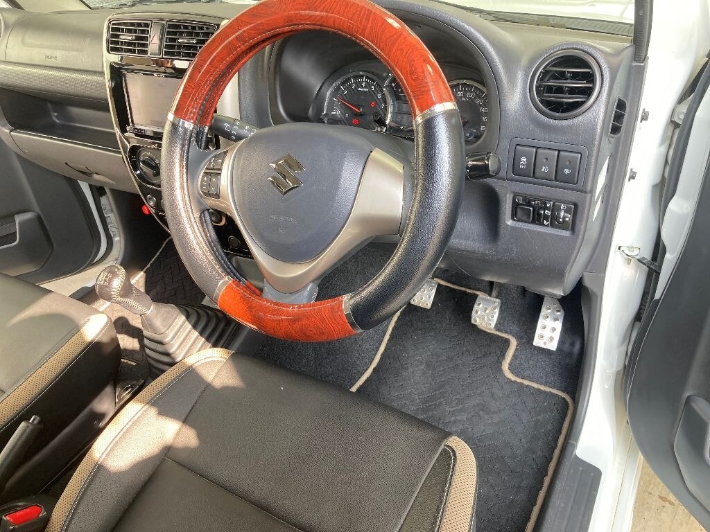 SUZUKI JIMNY SIERRA