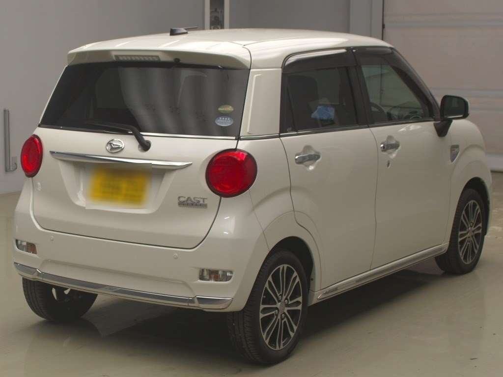 DAIHATSU CAST