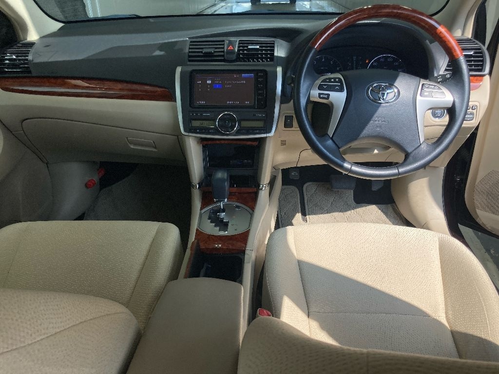 TOYOTA PREMIO