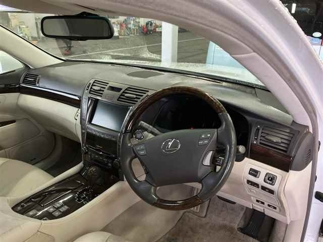 LEXUS LS460