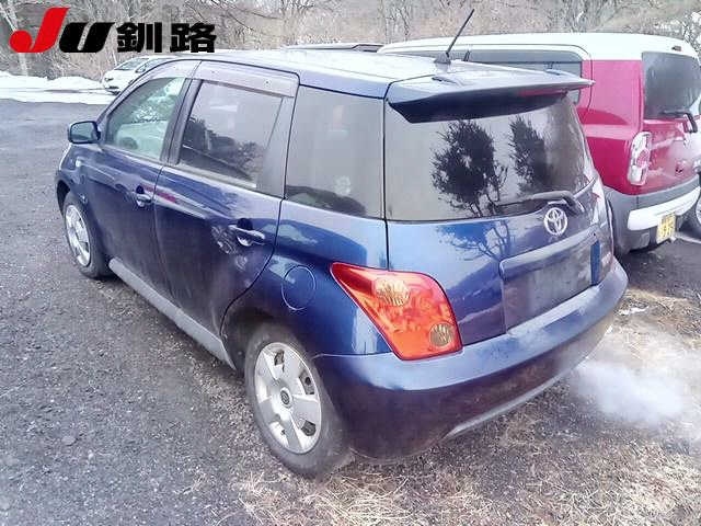 TOYOTA IST