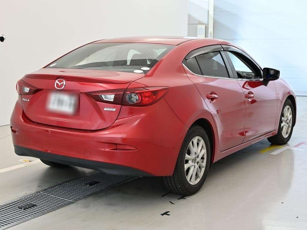 MAZDA AXELA