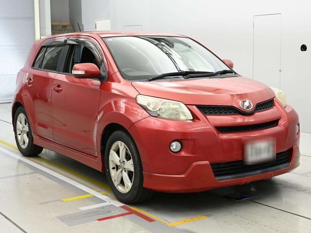 TOYOTA IST