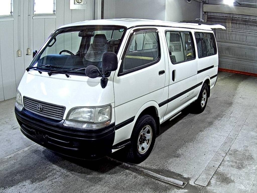 TOYOTA HIACE