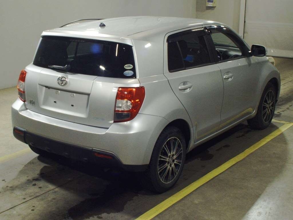 TOYOTA IST