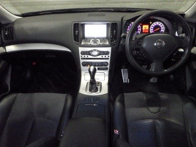 NISSAN SKYLINE