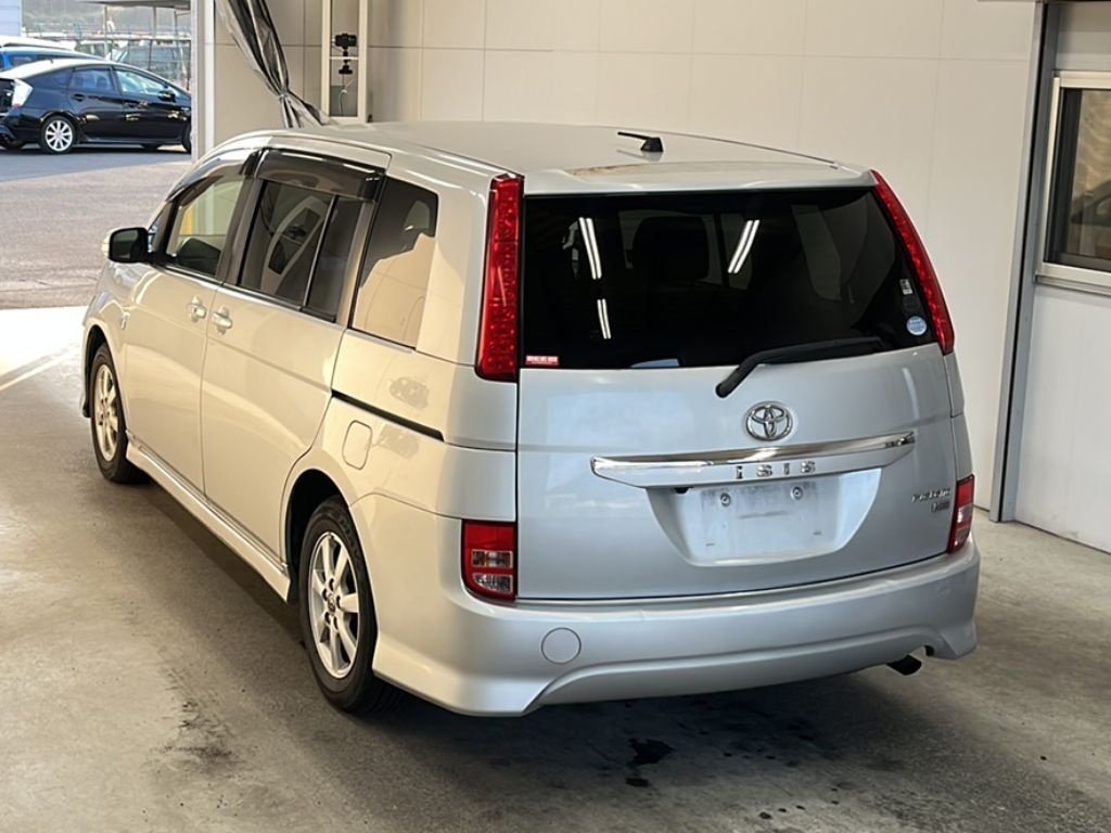 TOYOTA ISIS