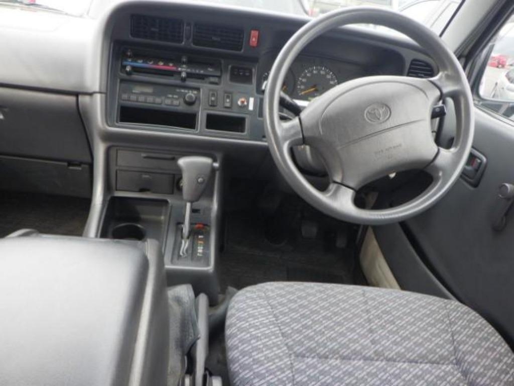 TOYOTA HIACE
