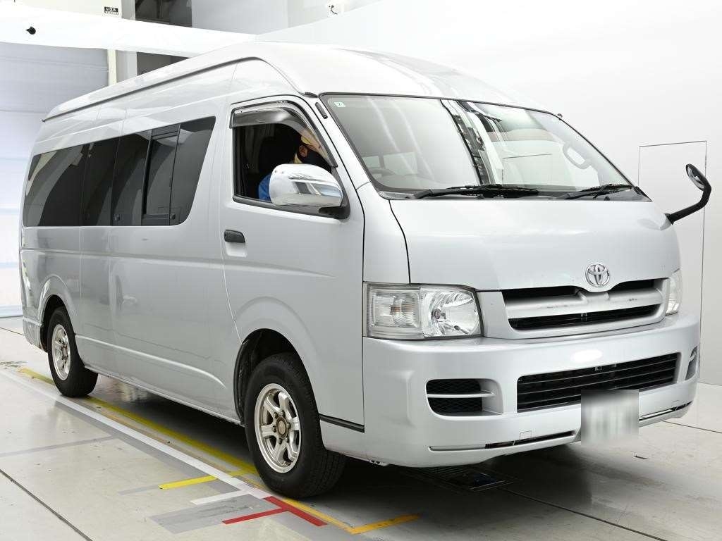 TOYOTA REGIUS ACE
