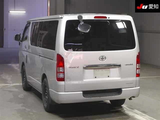 TOYOTA REGIUS ACE