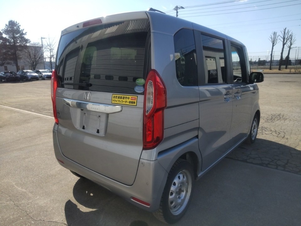 HONDA N-BOX