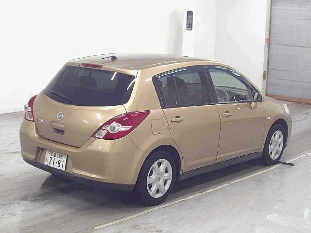 NISSAN TIIDA