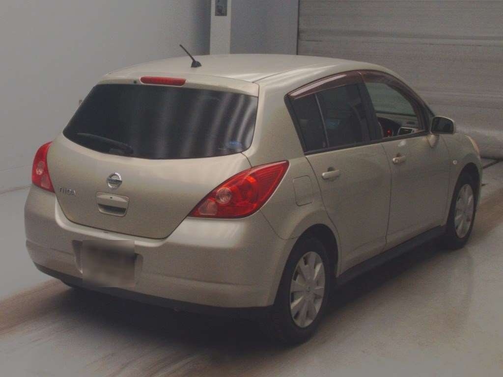 NISSAN TIIDA