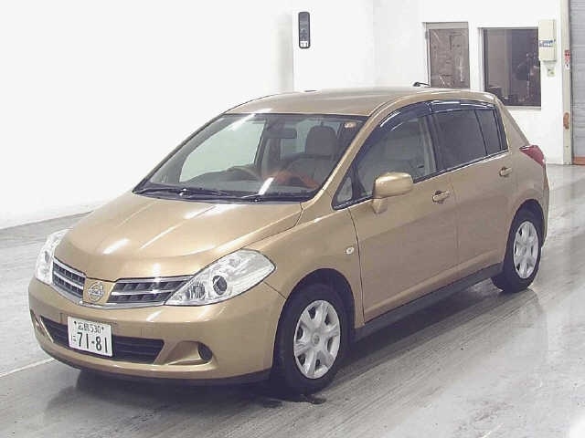 NISSAN TIIDA