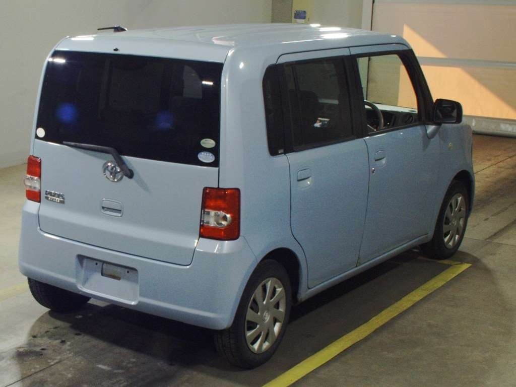 TOYOTA PIXIS SPACE
