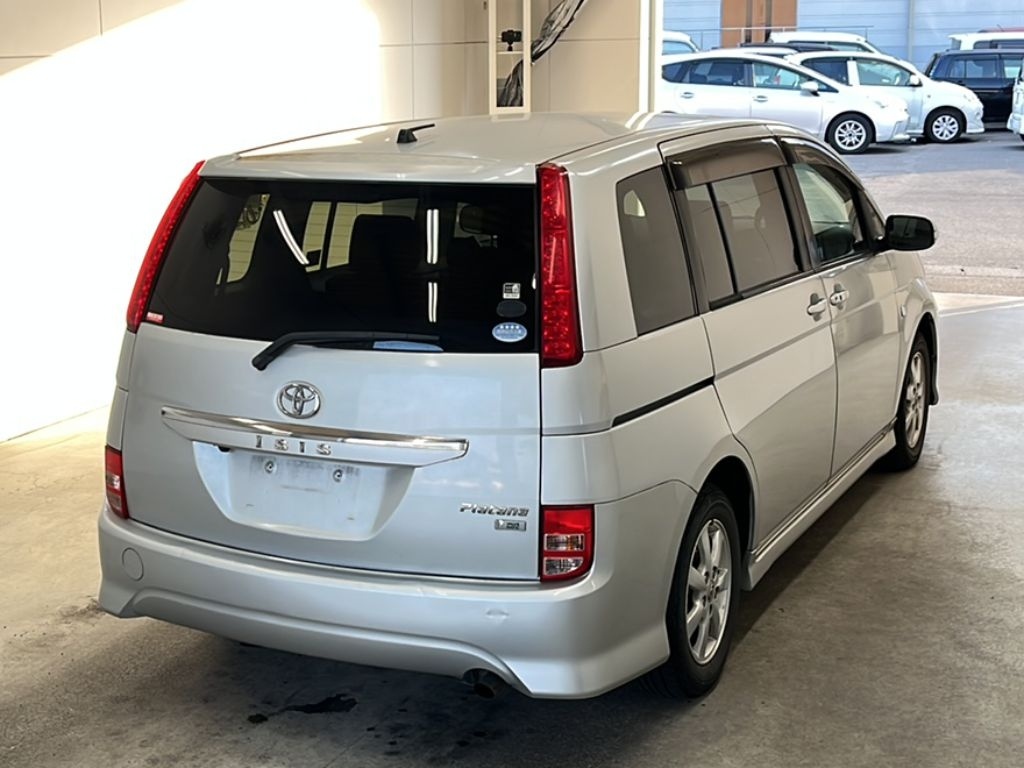 TOYOTA ISIS