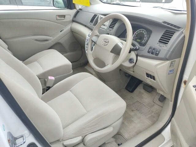 TOYOTA ISIS