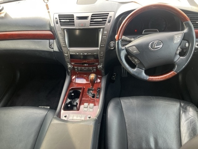 LEXUS LS460