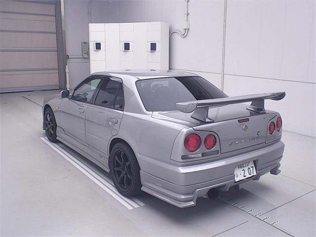 NISSAN SKYLINE