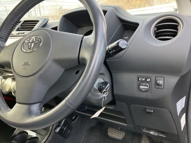 TOYOTA IST