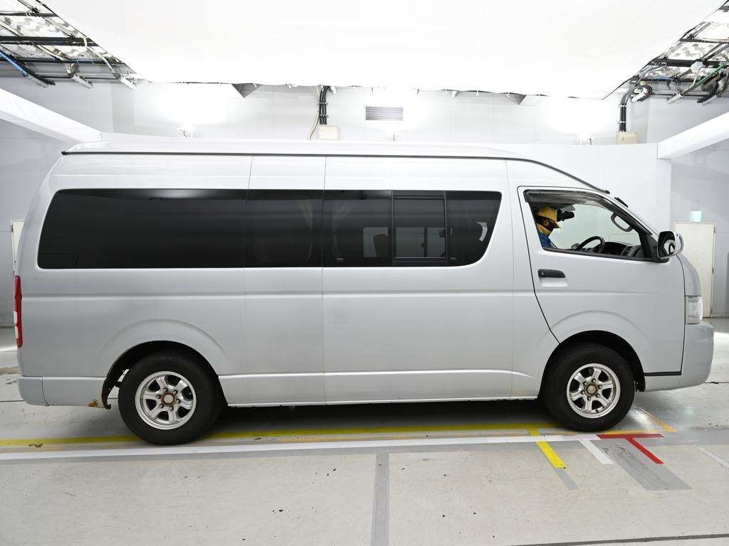 TOYOTA REGIUS ACE
