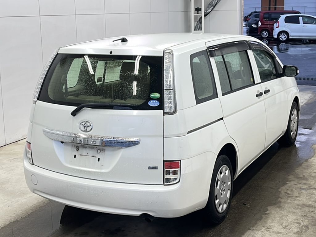 TOYOTA ISIS