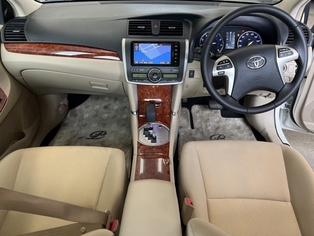 TOYOTA PREMIO