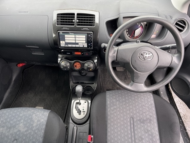 TOYOTA IST